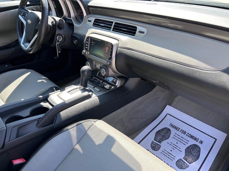 Chevrolet Camaro Vehicle Full-screen Gallery Image 9