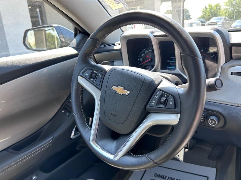 Chevrolet Camaro Vehicle Full-screen Gallery Image 10