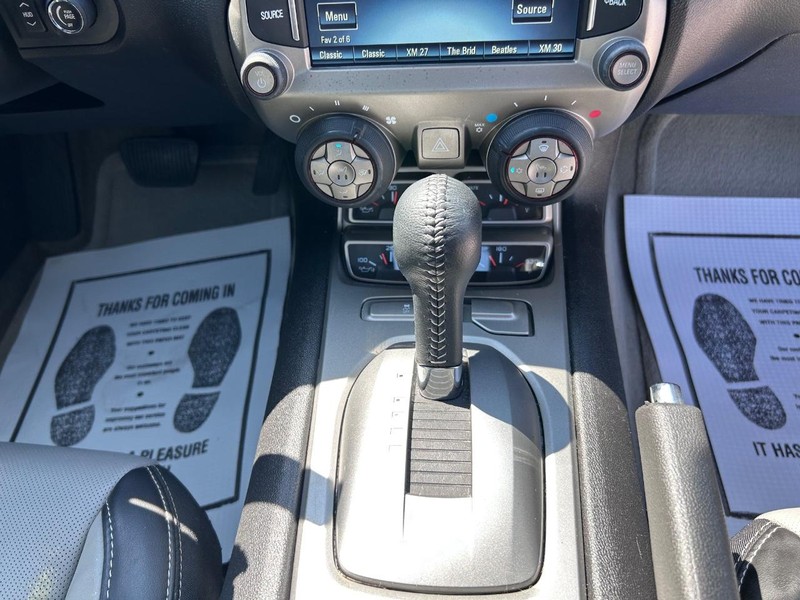 Chevrolet Camaro Vehicle Full-screen Gallery Image 15