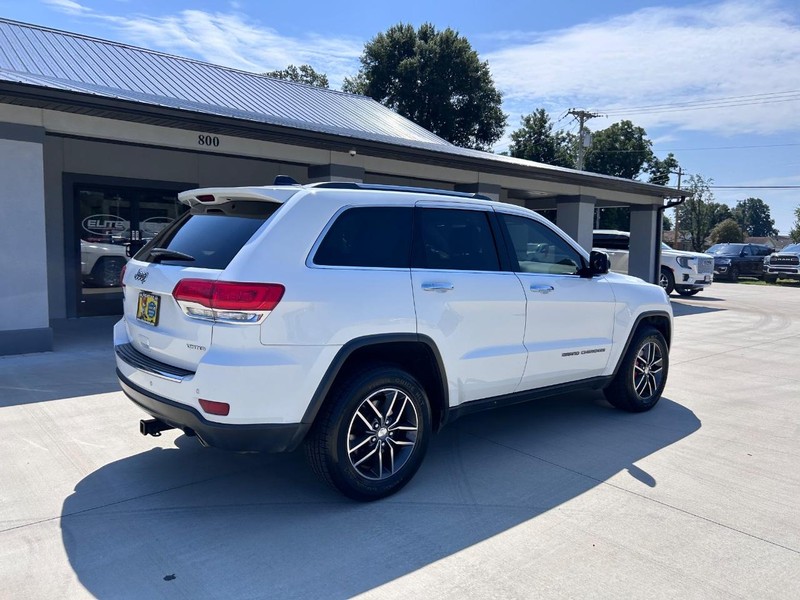 Jeep Grand Cherokee Vehicle Full-screen Gallery Image 3