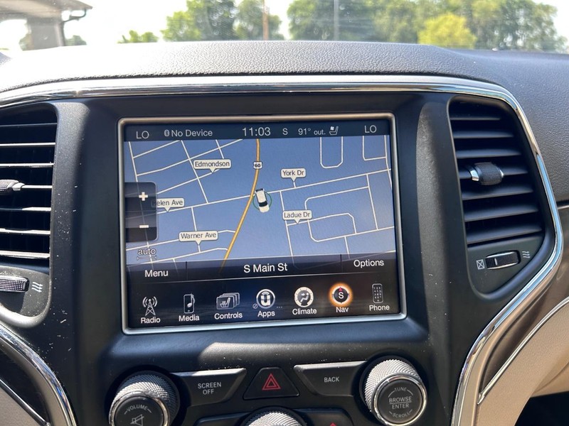 Jeep Grand Cherokee Vehicle Full-screen Gallery Image 14