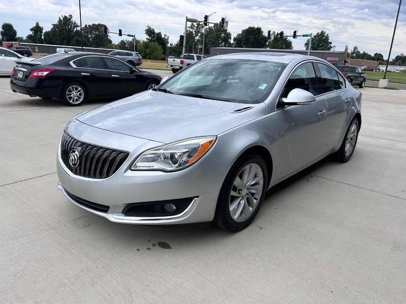 Buick Regal Vehicle Full-screen Gallery Image 7