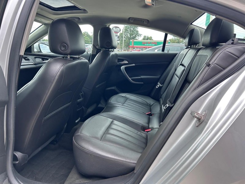 Buick Regal Vehicle Full-screen Gallery Image 9