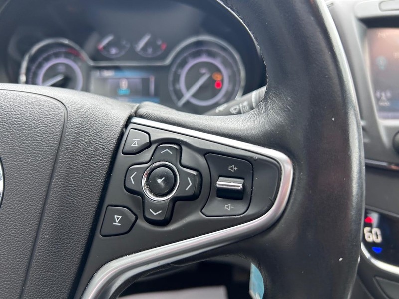 Buick Regal Vehicle Full-screen Gallery Image 14