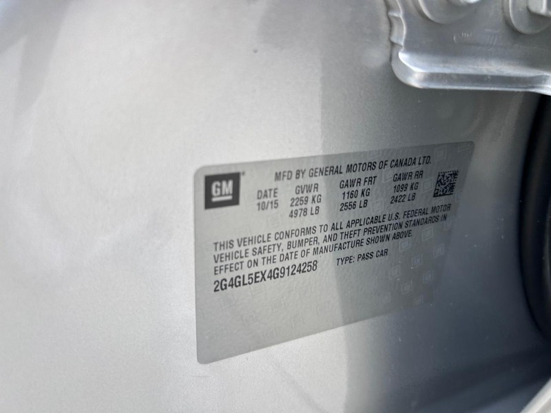 Buick Regal Vehicle Full-screen Gallery Image 23