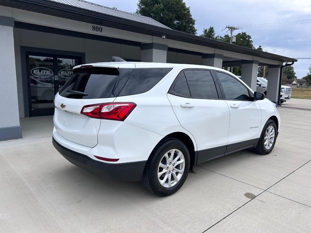 Chevrolet Equinox Vehicle Full-screen Gallery Image 3