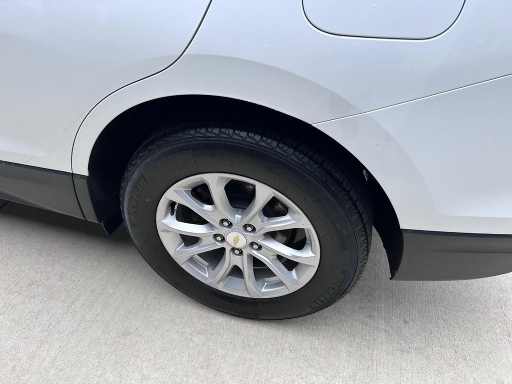 Chevrolet Equinox Vehicle Full-screen Gallery Image 6