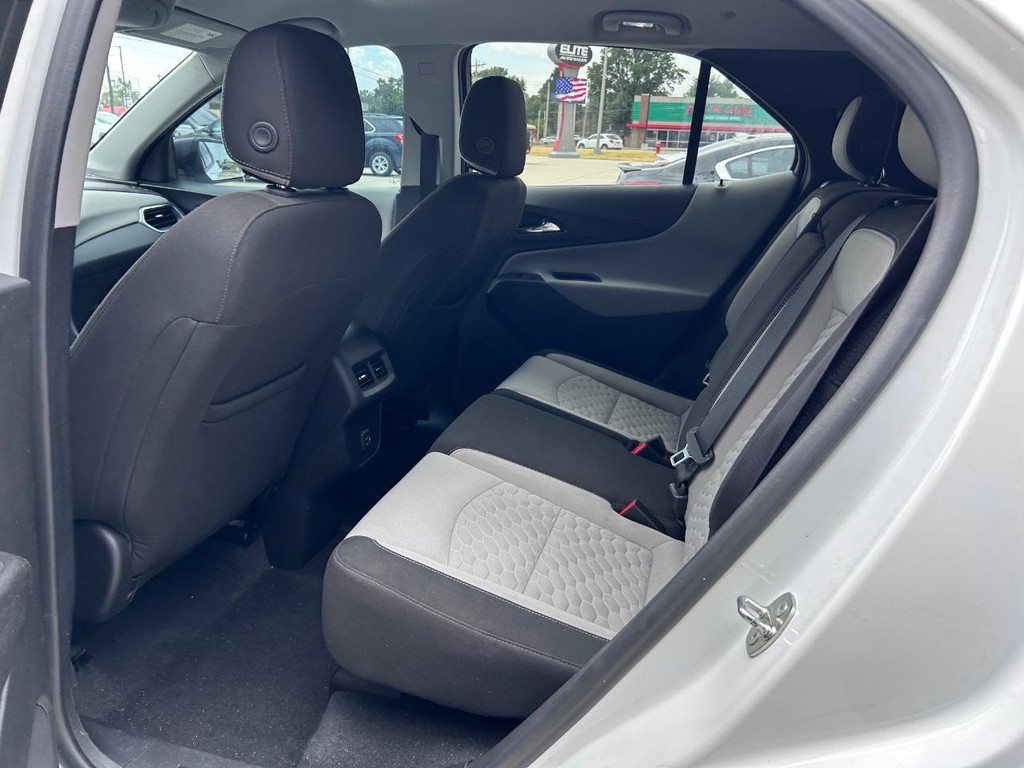 Chevrolet Equinox Vehicle Full-screen Gallery Image 9