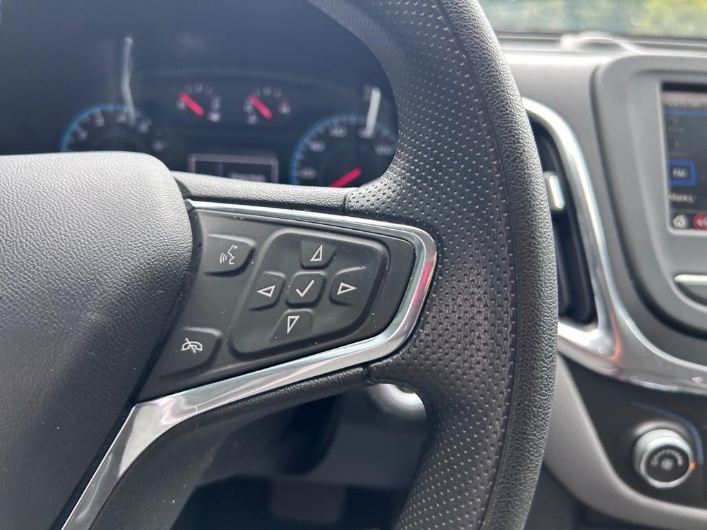 Chevrolet Equinox Vehicle Full-screen Gallery Image 13