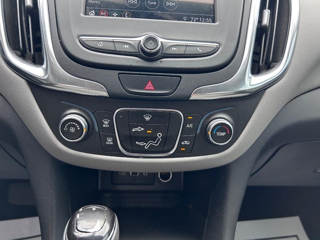 Chevrolet Equinox Vehicle Full-screen Gallery Image 15