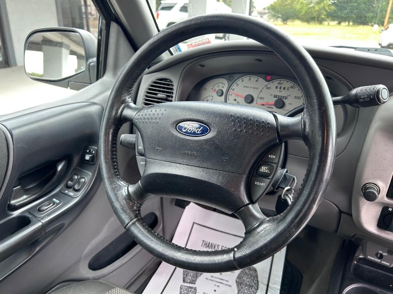 Ford Ranger Vehicle Full-screen Gallery Image 11