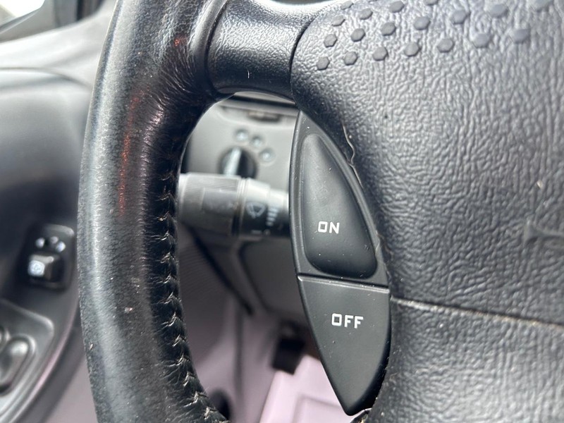 Ford Ranger Vehicle Full-screen Gallery Image 12