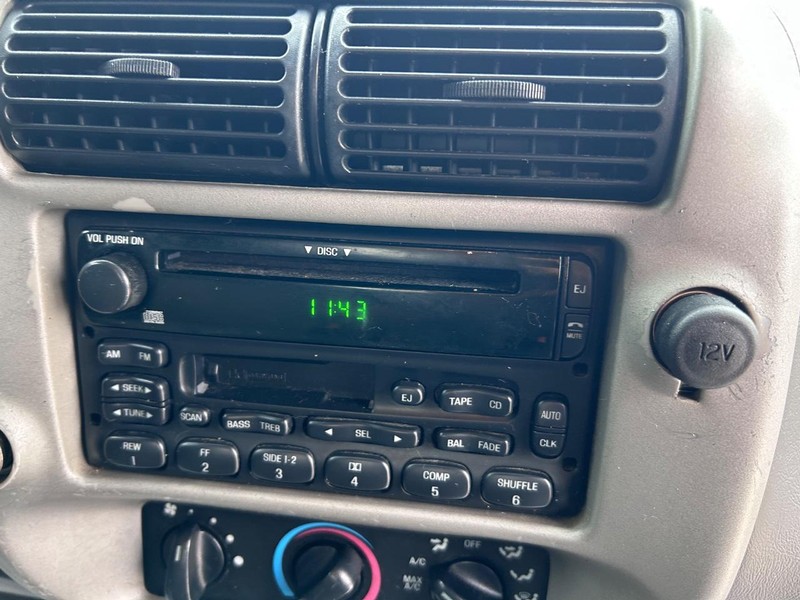 Ford Ranger Vehicle Full-screen Gallery Image 14