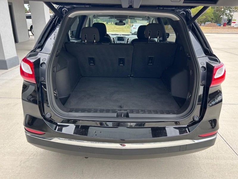 Chevrolet Equinox Vehicle Full-screen Gallery Image 5