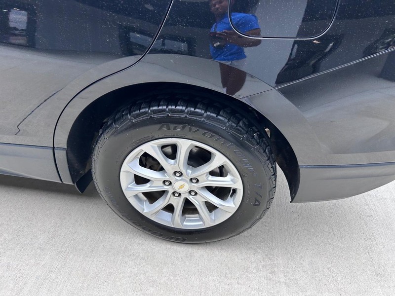 Chevrolet Equinox Vehicle Full-screen Gallery Image 7