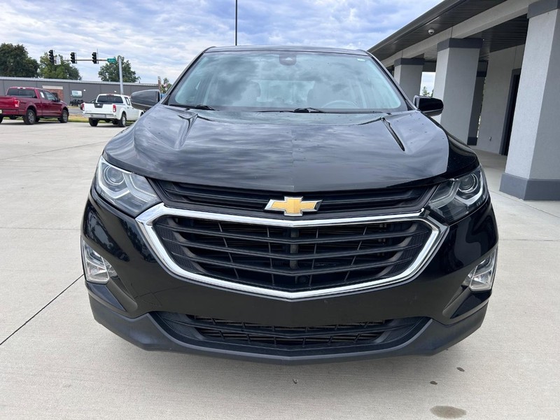 Chevrolet Equinox Vehicle Full-screen Gallery Image 9