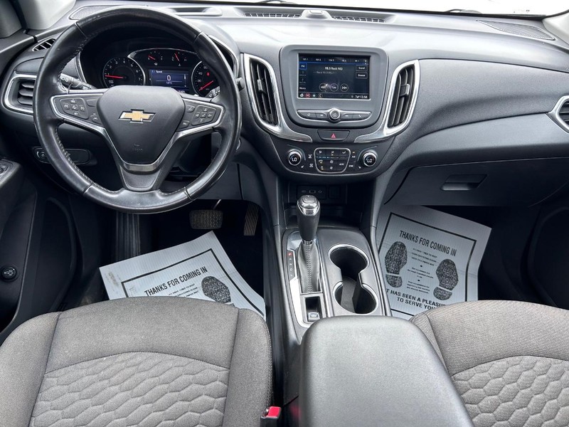 Chevrolet Equinox Vehicle Full-screen Gallery Image 11