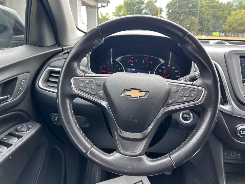 Chevrolet Equinox Vehicle Full-screen Gallery Image 12