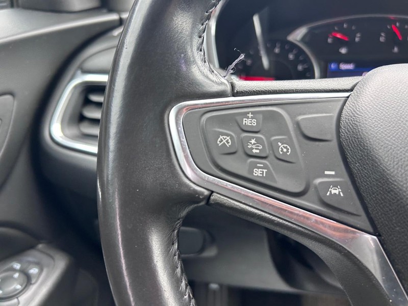 Chevrolet Equinox Vehicle Full-screen Gallery Image 13