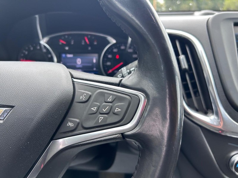 Chevrolet Equinox Vehicle Full-screen Gallery Image 14