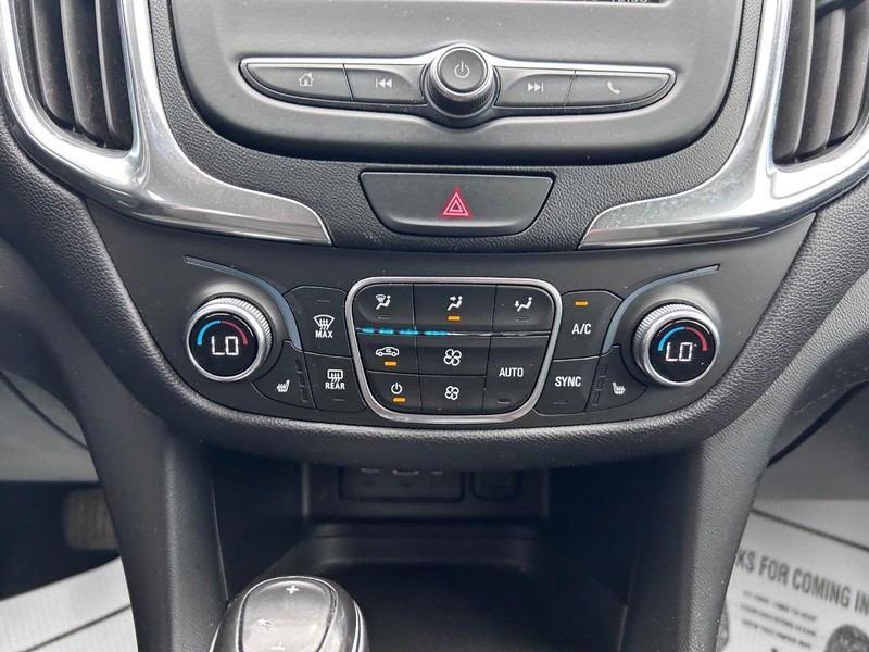 Chevrolet Equinox Vehicle Full-screen Gallery Image 16