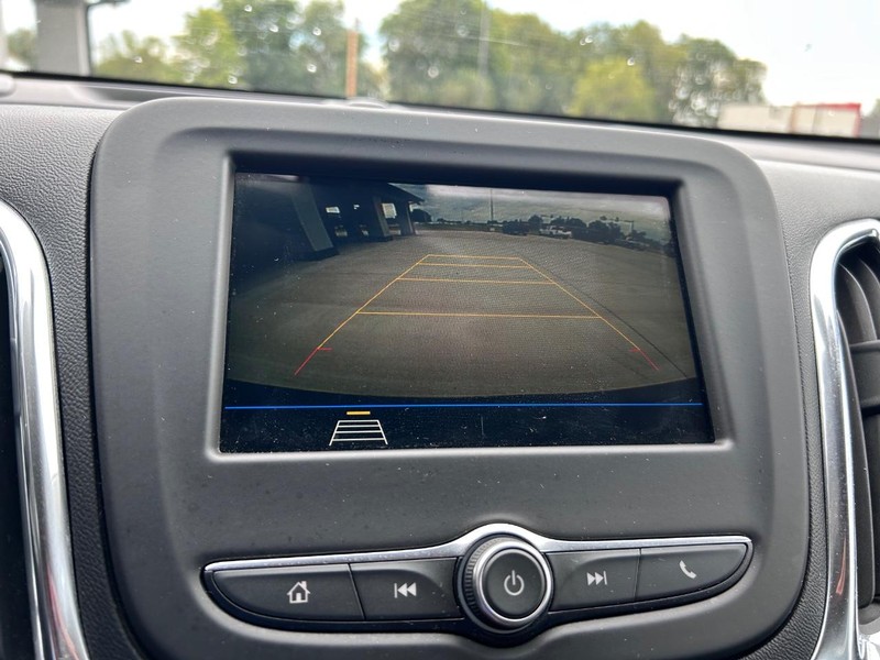 Chevrolet Equinox Vehicle Full-screen Gallery Image 22