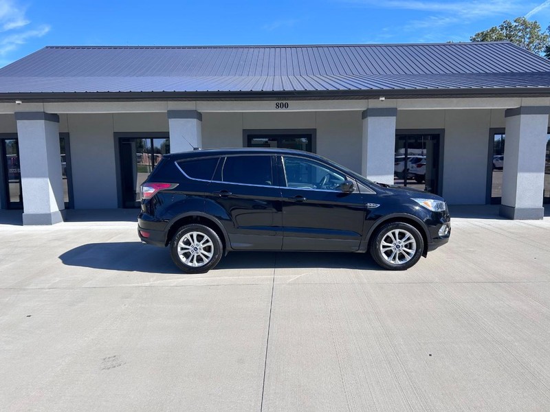 Ford Escape Vehicle Full-screen Gallery Image 2