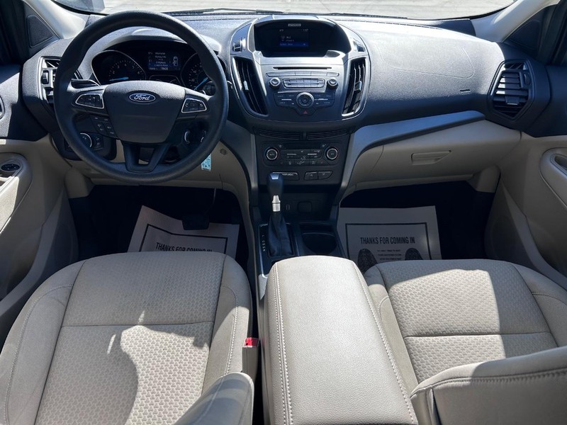 Ford Escape Vehicle Full-screen Gallery Image 8