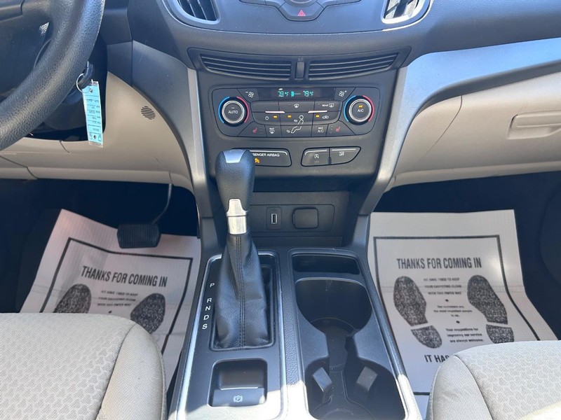 Ford Escape Vehicle Full-screen Gallery Image 14