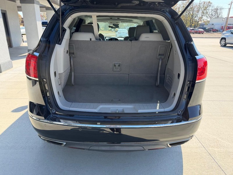 Buick Enclave Vehicle Full-screen Gallery Image 5