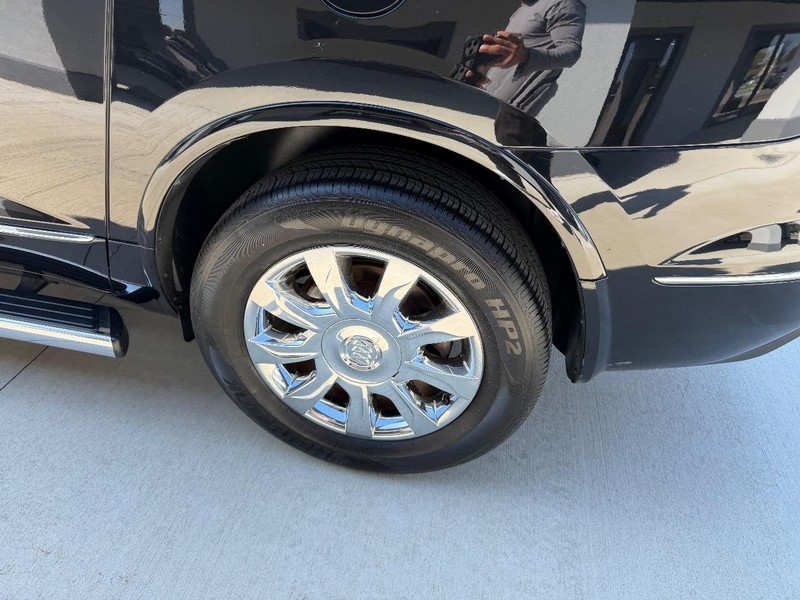 Buick Enclave Vehicle Full-screen Gallery Image 7