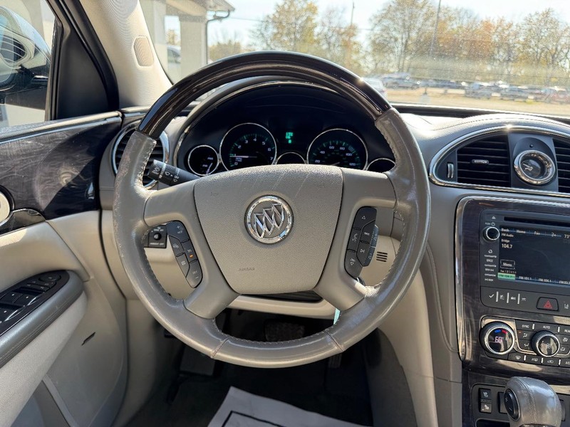 Buick Enclave Vehicle Full-screen Gallery Image 13