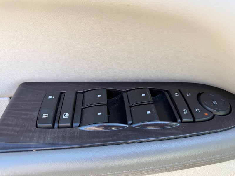 Buick Enclave Vehicle Full-screen Gallery Image 20