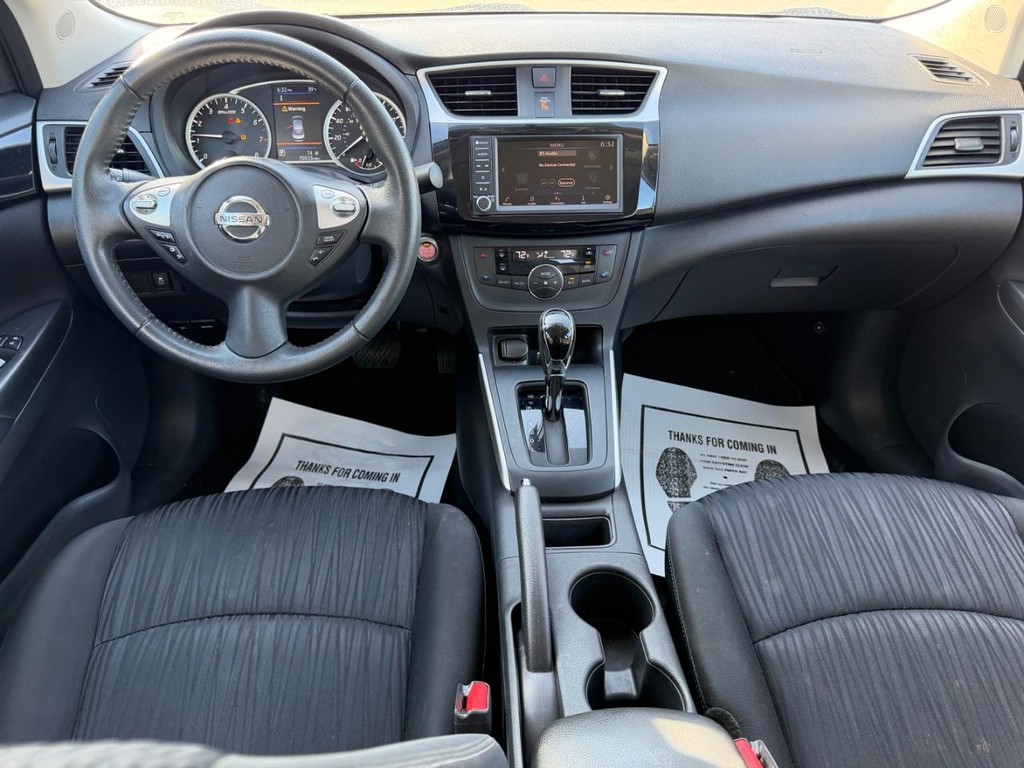 Nissan Sentra Vehicle Full-screen Gallery Image 8