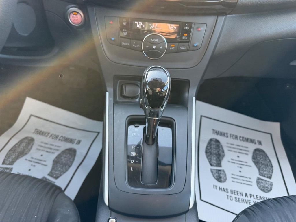 Nissan Sentra Vehicle Full-screen Gallery Image 14