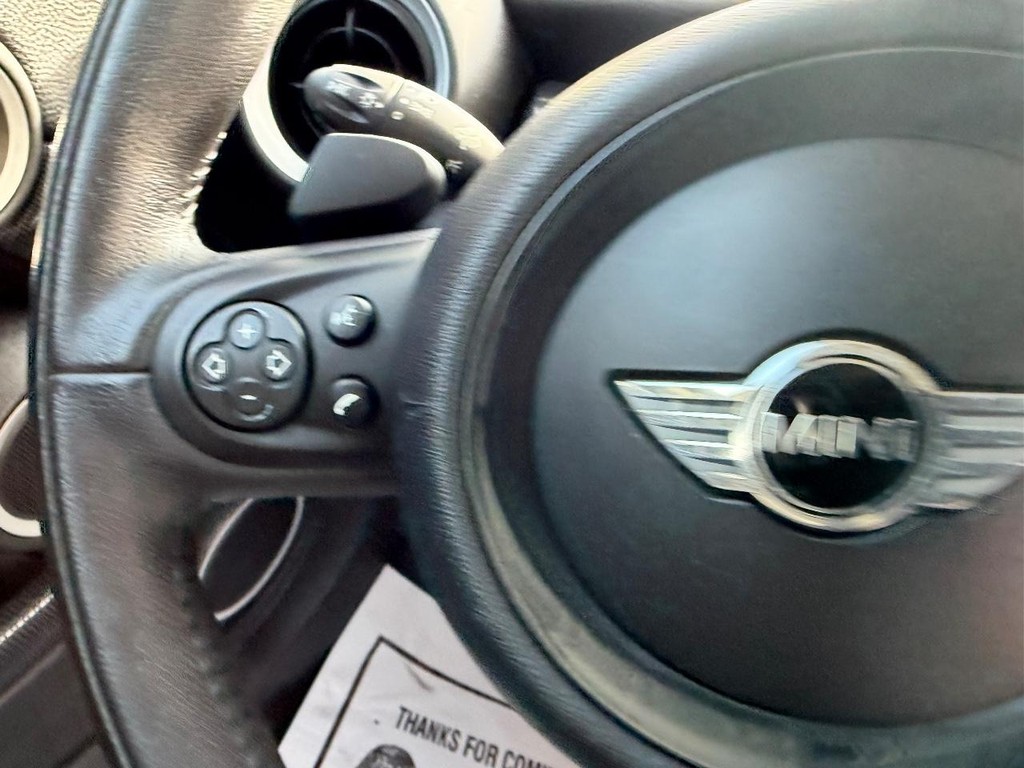 MINI Cooper Hardtop Vehicle Full-screen Gallery Image 10