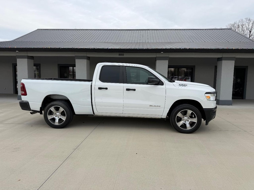 Ram 1500 Vehicle Full-screen Gallery Image 02