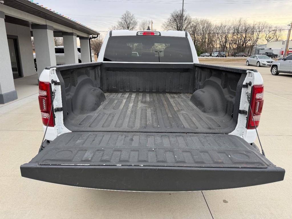 Ram 1500 Vehicle Full-screen Gallery Image 05