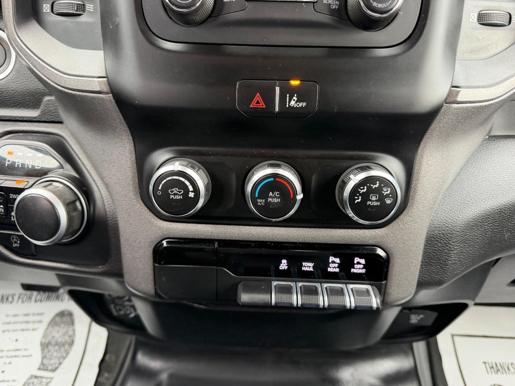 Ram 1500 Vehicle Full-screen Gallery Image 13