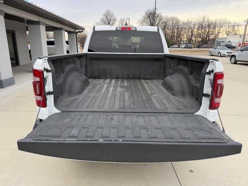 Ram 1500 Vehicle Full-screen Gallery Image 5