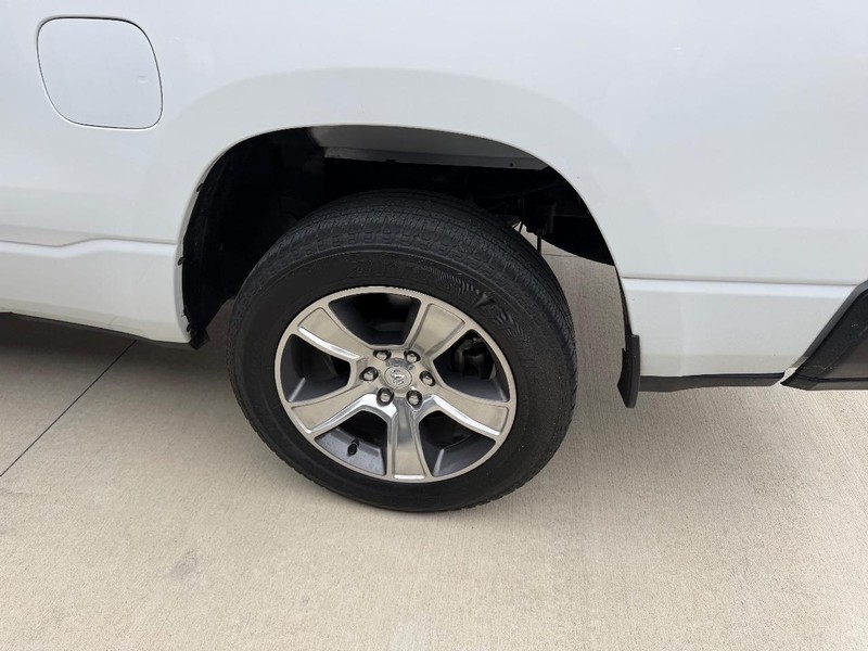 Ram 1500 Vehicle Full-screen Gallery Image 6