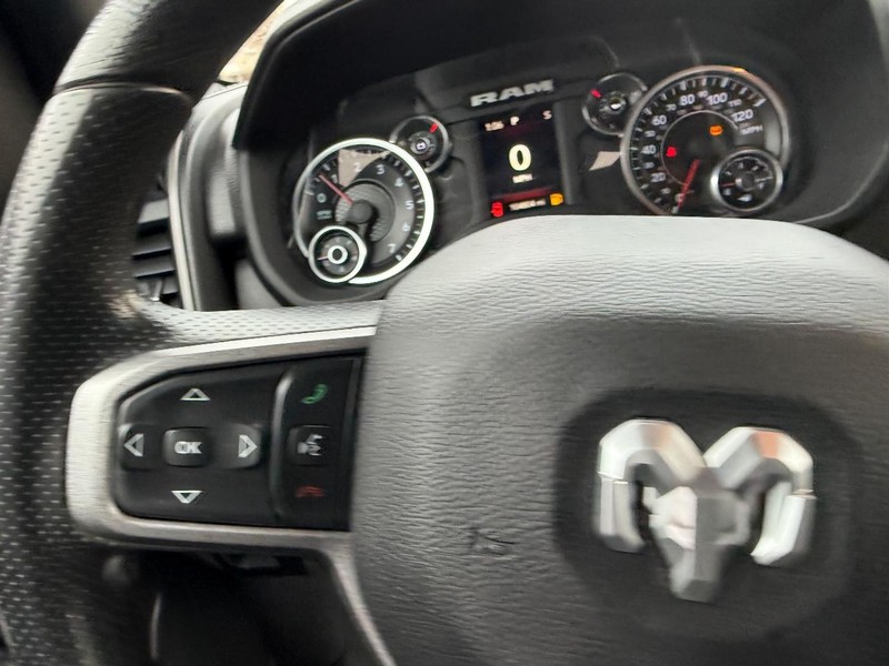 Ram 1500 Vehicle Full-screen Gallery Image 10