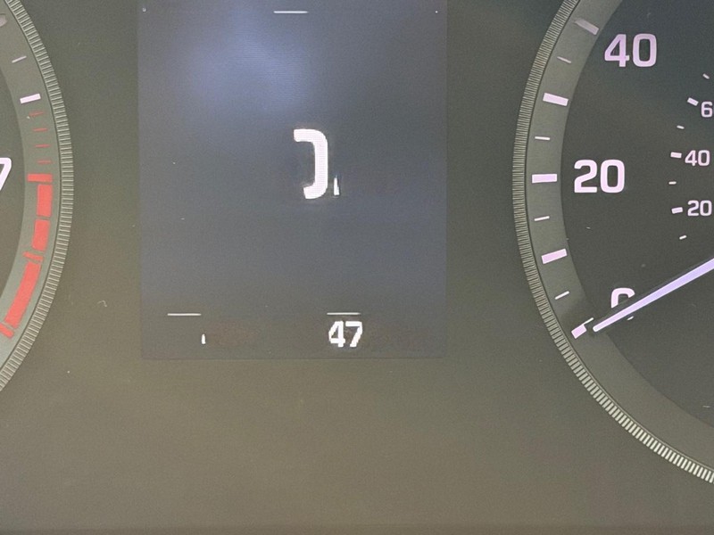 Hyundai Sonata Vehicle Full-screen Gallery Image 18