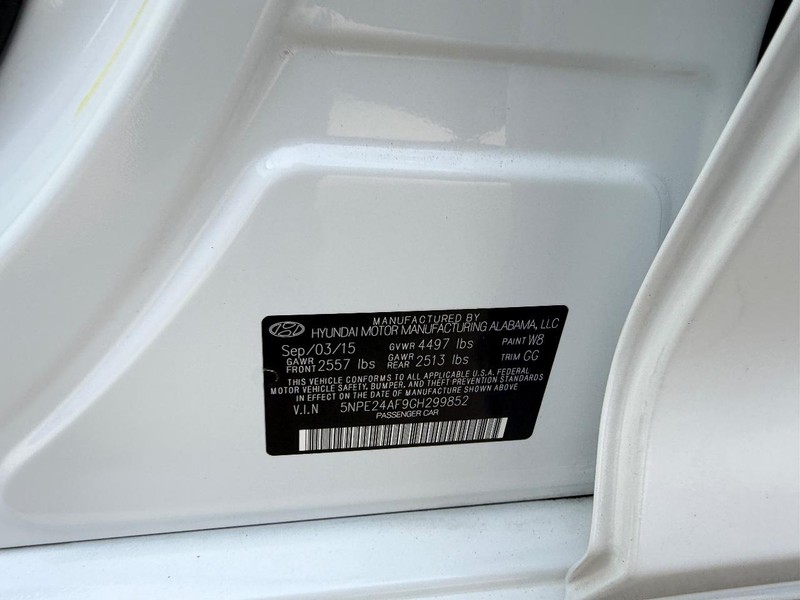 Hyundai Sonata Vehicle Full-screen Gallery Image 20