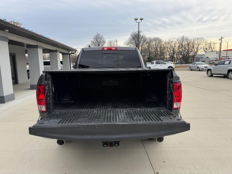 Ram 1500 Vehicle Full-screen Gallery Image 5