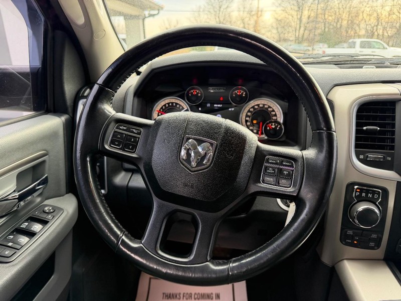 Ram 1500 Vehicle Full-screen Gallery Image 9