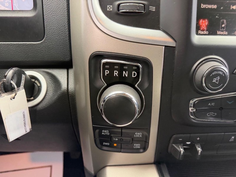 Ram 1500 Vehicle Full-screen Gallery Image 14