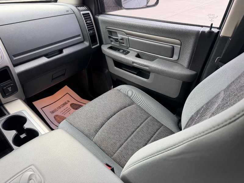 Ram 1500 Vehicle Full-screen Gallery Image 15