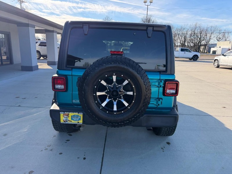 Jeep Wrangler Unlimited Vehicle Full-screen Gallery Image 4