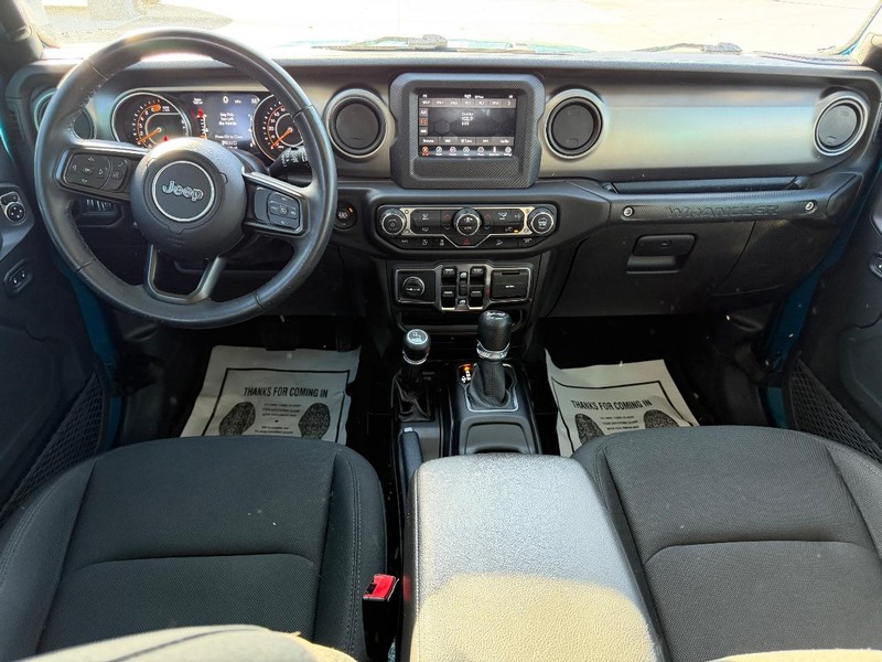 Jeep Wrangler Unlimited Vehicle Full-screen Gallery Image 8